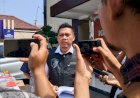 Dorong-Semangat-Nasionalisme,-Kapolres-Bangkalan-Bagi---bagi-Bendera-Merah-Putih