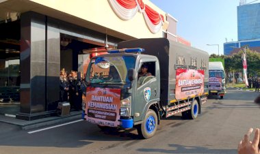 Di-Hari-Kemerdekaan,-Polri-Serentak-Gerakkan-44-Truk-Bantuan-untuk-Masyarakat-Terdampak-Gempa-Flores
