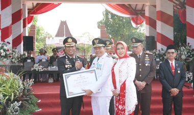 Dirgahayu-RI-ke-81,-Polresta-Sidoarjo-Raih-Penghargaan-Bupati-atas-Peningkatan-Layanan-Perempuan-dan-Anak