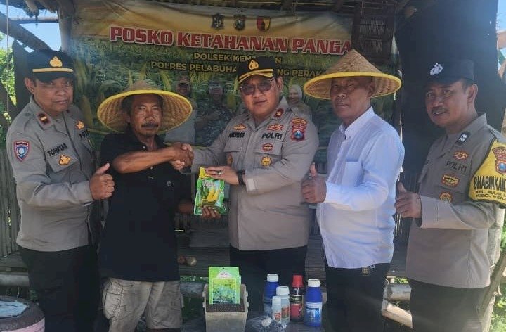 Polres Pelabuhan Tanjungperak Salurkan Bantuan Bibit dan Obat Hama untuk Kelompok Tani
