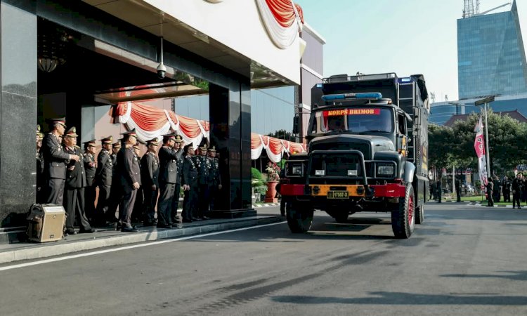 Polda Jatim Kirim Bantuan Kemanusiaan ke NTT, Siapkan Dapur Lapangan hingga Tim Trauma Healing